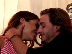 Hatvankilences, Kisbaba, Monumentális dákó, Cumizás, Gesztenyebarna, Lány, Hd, Nyalás