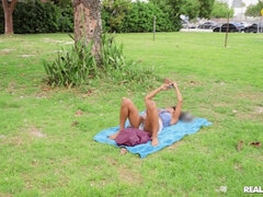 Любители, Большие сиськи, Минет, Собачьи, Натуральные сиськи, На публике, Бритые, Тату