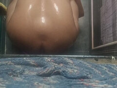 Veľký zadok, Indické, Sprcha, Sólo, Manželka