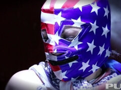 Anális szex, Hatalmas hátsó, Tekintélyes didik, Szőke, Műcerka, Maszti, Tetkó, Ribanc