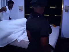 Κώλος, Μεγάλος πούτσος, Σε στάση σκύλου στα τέσσερα, Μαύρος, Αστυνομία