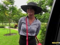 黒人, ブロンド, ヒール, なめる, 淫乱熟女, 現実, 剃毛, タトゥー