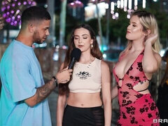 18 jaar, Grote kont, Grote lul, Blond, Pijpbeurt, Hondjeshouding, Natuurlijke tieten, Tiener