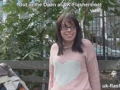 素人, イギリス人, 指いじり, 露出狂, 眼鏡, 淫乱熟女, アウトドア, 公共