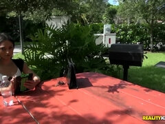 Röv slick, Brunett, Klackar, Kök, Mogen, Uppsvällda bröstvårtor, Fitta, Tuttar