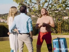 Stor kuk, Stora tuttar, Blondin, Par, Handjobb, Verklighet, Kort hår, Tuttar