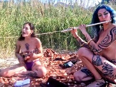 Lahev, Britské, Italské, Orgasmus, Venku, Pička, Tetování, Švédská rojka