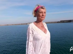 Ερασιτέχνης, Ξανθιά, Γάλλος, Γιαγιά, Άντρας άντρας γυναίκα, Τσούλα, Τρίο