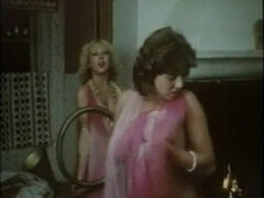 Blondine, Pik sutte, Brunette, Sædskud, Behåret, Naturlige bryster, Trekant, Vintage