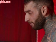 In den arsch, Tussi, Grosse titten, Blasen, Schwul, Handjob, Absätze, Transfrau