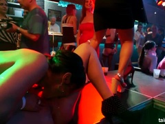 Negro, Vestidas, Club, Besar, Lesbiana, Lamidas, Masturbación, Intercambio de parejas