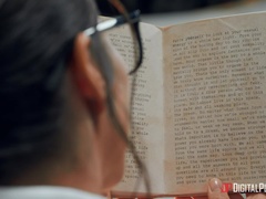 Anál, Brunetka, Creampie, Fetiš, Brýle, Kancelář, Piercing, Pička