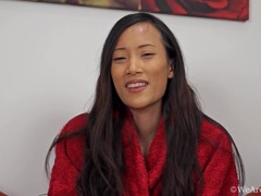 Exotic hairy model Inco sits down for a chat