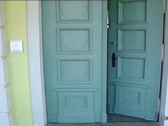 Slutty 80s blonde seduces the great father and makes him to lick her pussy