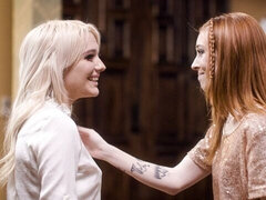 엉덩이, 핑거링, 키스, 랑제리, 자연의 가슴, 빼빼한, 스트리핑, 청소년