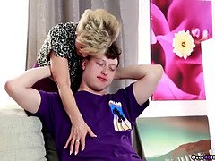 Amatör, Stor kuk, Blondin, Sperma shot, Granny, Handjobb, Hängbröst, Stockings