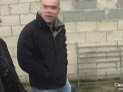 Grosse titten, Britisch, Pummelig, Hardcore, Riesig, Milf, Natürlichen titten, Öffentlich