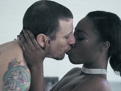 Gros cul, Sucer une bite, Tir de sperme, Noir ébène, Hd, Interracial, Seins naturels, Nénés