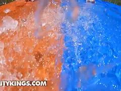 Stor pik, Store bryster, Pik sutte, Brunette, Hd, Imellem racer, Teenager, Trekant