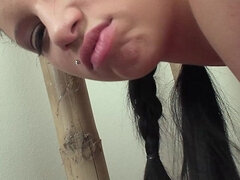 18, Velika rit, Velik kurac, Velike joške, Fafanje, Rjavolaska, Najstnice