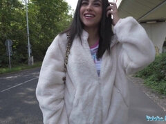 18 ans, Gros seins, Britannique, Couple, Gorge profonde, Branlette thaïlandaise, De plein air, Adolescente