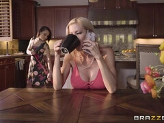 Blondin, Avsugning, Latina, Lesbisk, Milf, Pov, Leksaker, Fru