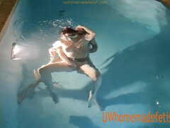 Veľký zadok, Veľké kozy, Brunetka, Prsnatá, Striekanie semena, Homemade, Masturbácia, Bazén