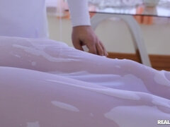 Анальный секс, Член, Ноги, Дрочка ногами, Лизание, Милф, Масло, Втроем