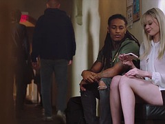 Grosser schwanz, Blondine, Blasen, Spermaladung, Doppelpenetration, Schwarz, Interrassisch, Reiten