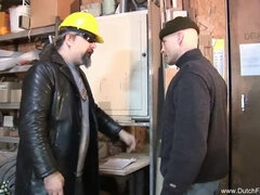 Ερασιτέχνης, Μεγάλα βυζιά, Μελαχροινή, Σε στάση σκύλου στα τέσσερα, Ολλανδός, Ευρωπαίος, Γυαλιά, Σκληρό