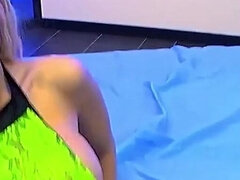 Tette grandi, Bionda, Pompino, Venire in bocca, Facciale, Sesso di gruppo, Tedesca amatoriale, Calze