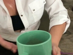 Plantureuse, Queue, Hd, Branler, Mère que j'aimerais baiser, Fumer, Belle mère, Suçant