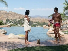 Cunnilingus, Culo, Estilo perrito, Ébano, Tetas naturales, Al aire libre, Piscina, Coño