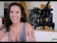 Veľký zadok, Prstovanie, Bozkávanie, Spodná bielizeň, Masturbácia, Vychudnutá, Stripping, Teenka