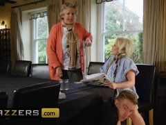 Culo grande, Tetas grandes, Rubia, Garganta profunda, Fetiche, Tacones, Enfermera, Uniforme