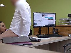 Zwart, Bruinharig, Oudere vrouw, Lul, Handbeurt, Aftrekken, Zuigen, Tatoeage