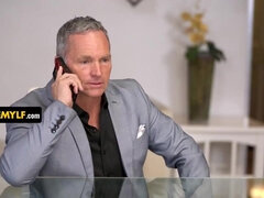 Grote kont, Grote mammen, Hondjeshouding, Likken, Moeder die ik wil neuken, Kantoor, Kut duiken, Secretaresse