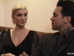 Culo grosso, Tette grandi, Bionda, Pompino, Da dietro, Capelli corti, Magra, Ragazza