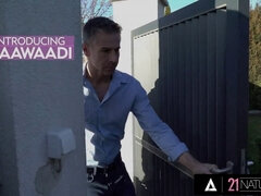 Gros cul, Gros seins, Tir de sperme, Gorge profonde, En levrette, Hd, Interracial, Softcore