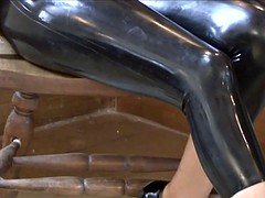 Lieveling, Mooi, Bruinharig, Fetisj, Hakken, Latex, Softcore pornografie, Alleen