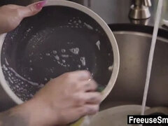 Stor pik, Pik sutte, Brunette, Pik, Hårdt, Tabu, Tatovering, Teenager