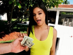 Sucer une bite, En levrette, Branlette thaïlandaise, Fille latino, Léchez, Pov, Dénudage, Adolescente