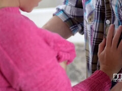 Komme i munden, Fetish, Fodjob, Hæle, Lingerie, Onani, Barberet, Bryster