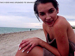 18 χρονον, Πίπα, Μελαχροινή, Στο πρόσωπο, Κοντά μαλλιά, Κοκκαλιάρης, Έφηβος, Βυζιά