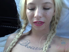 Blondinka, Fafanje, Notranji izliv, Flexible, Girlfriend, Prvoosebno snemanje seksa, Koščena, Voajer