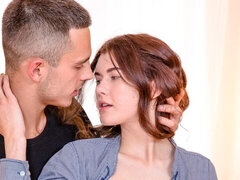 Pik sutte, Brunette, Hundestilling, Kysse, Slikning, Fisse, Teenager, Bryster