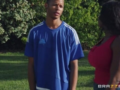 Velike joške, Temnopolti, Pete, Piercing, Prvoosebno snemanje seksa, Muco, Resničnost, Tangice