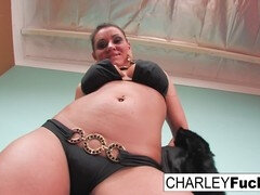 Morena, Punheta com as mamas, Brinquedos