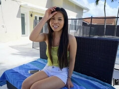 Americano, Asiatica, Culo, Brunetta, Schizzo di sborra, Leccata, All'aperto, Figa