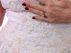 Bystig, Creampie, Långt ner i halsen, Dubbal anal, Hardcore, Hd, Milf, Leksaker